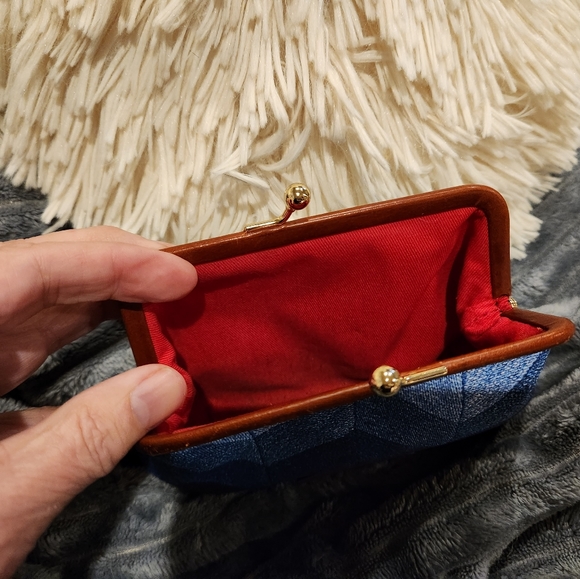 Dooney & Burke lg coin purse (matching wallet cross body sold separately) - Picture 2 of 3